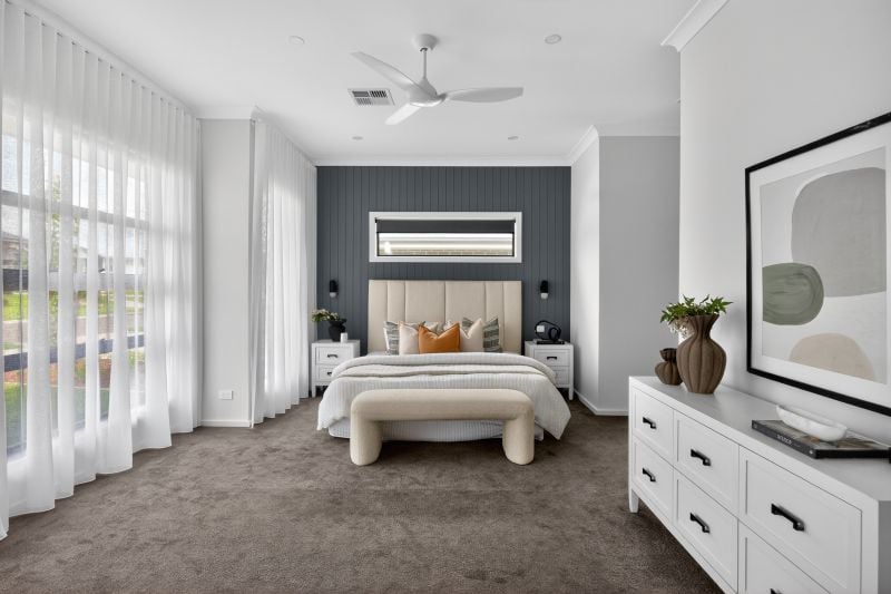 Immaculate Luxury: Seamless Indoor-Outdoor Living