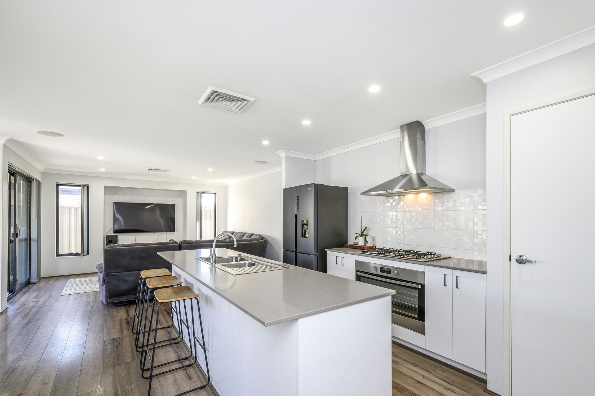 12 Relic Boulevard Aveley WA, Aveley - Thumbnail 8
