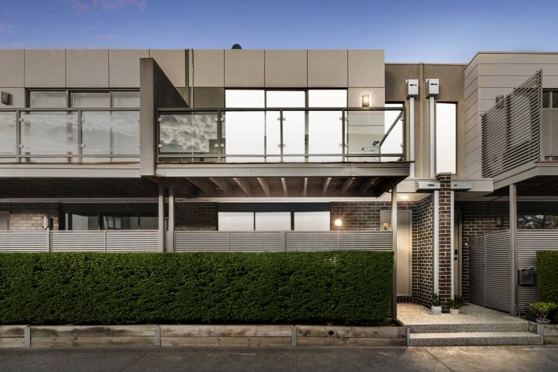 7/4 Vangelica Way, South Morang