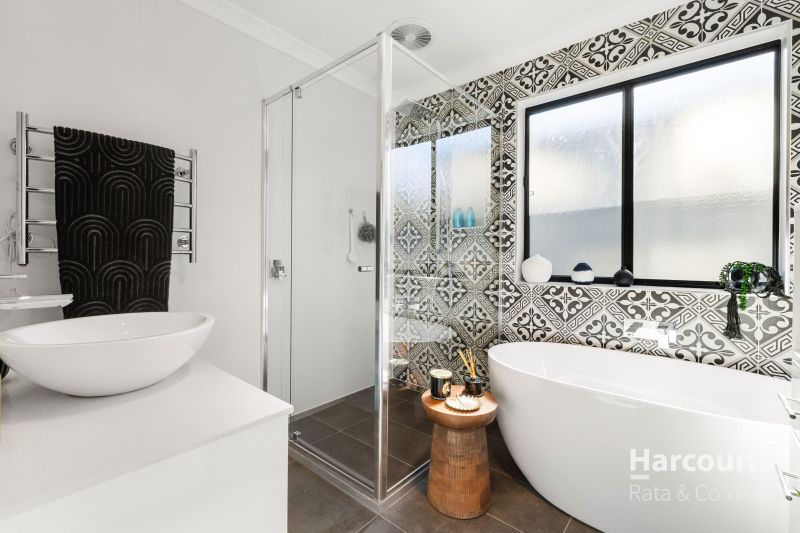 5 Diggers Place, Caroline Springs