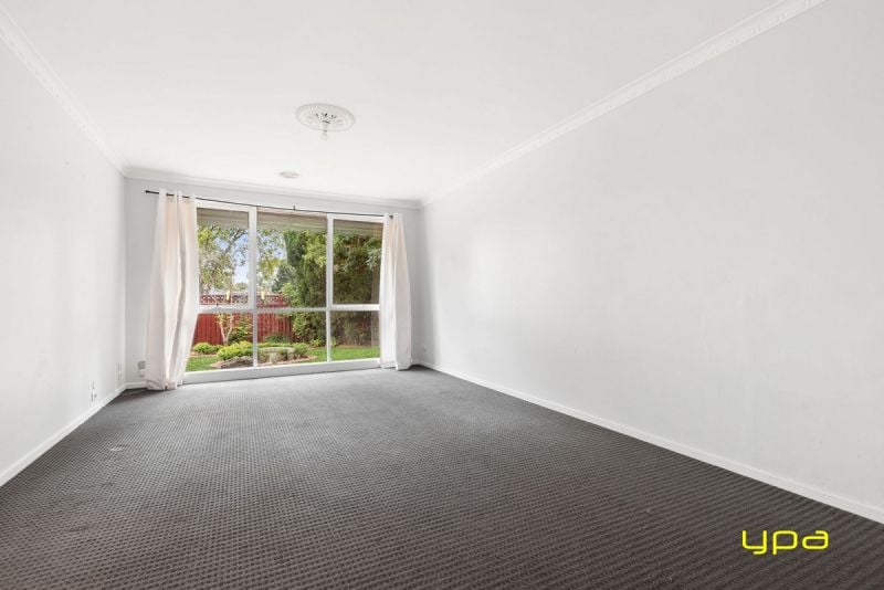 12 Strathavan Drive Berwick VIC, Berwick - Thumbnail 2