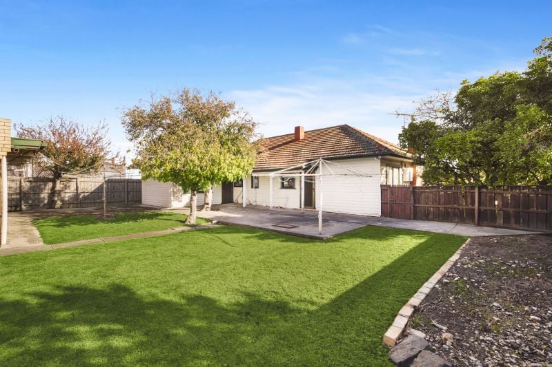 376 Station Street, Lalor