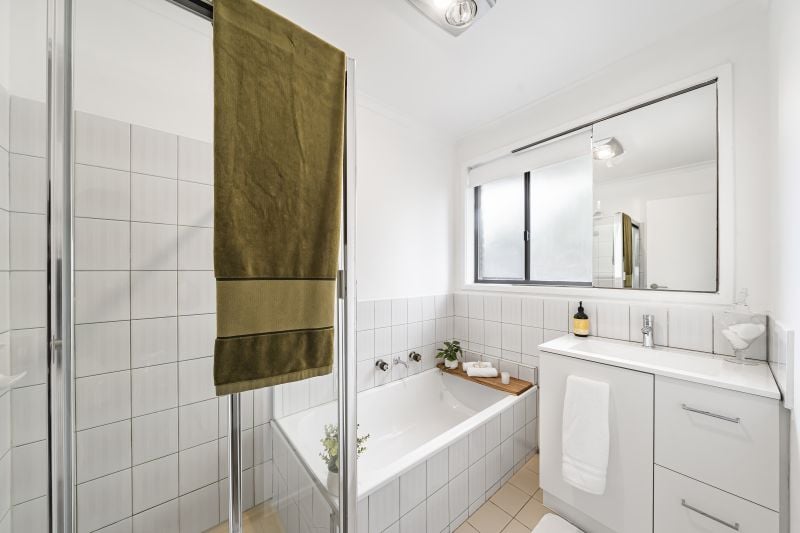 4 Moore Close, Mill Park