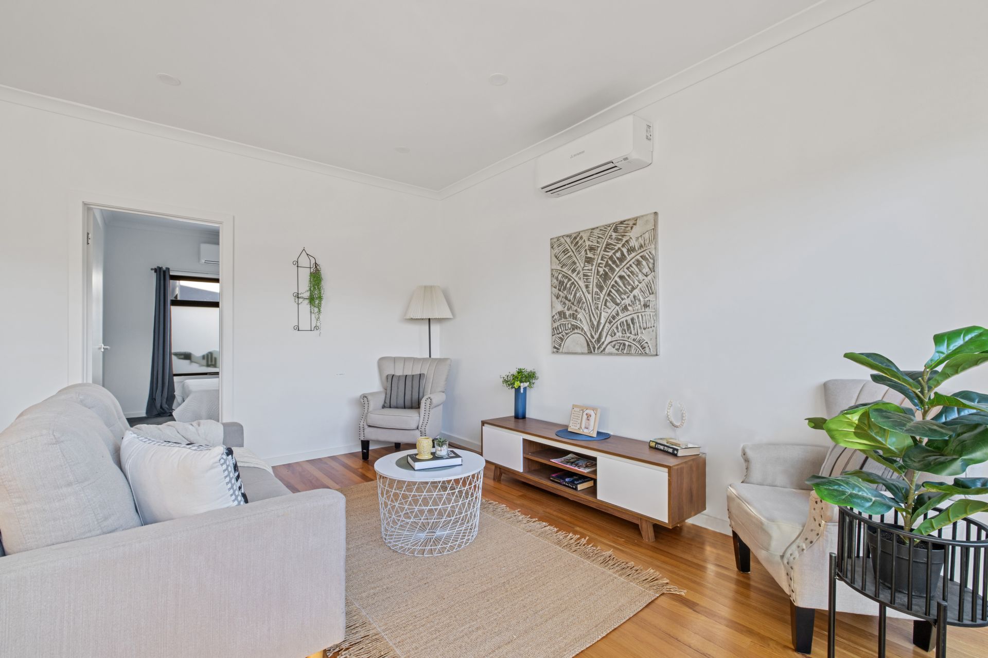 Stylish Two Bedroom Townhouse in Prime Location!