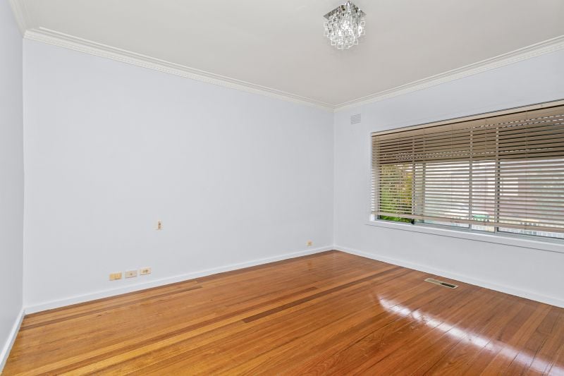 10 Catalina Drive, Thomastown