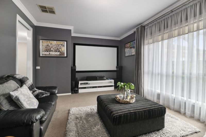 28 Loughton Avenue, Epping