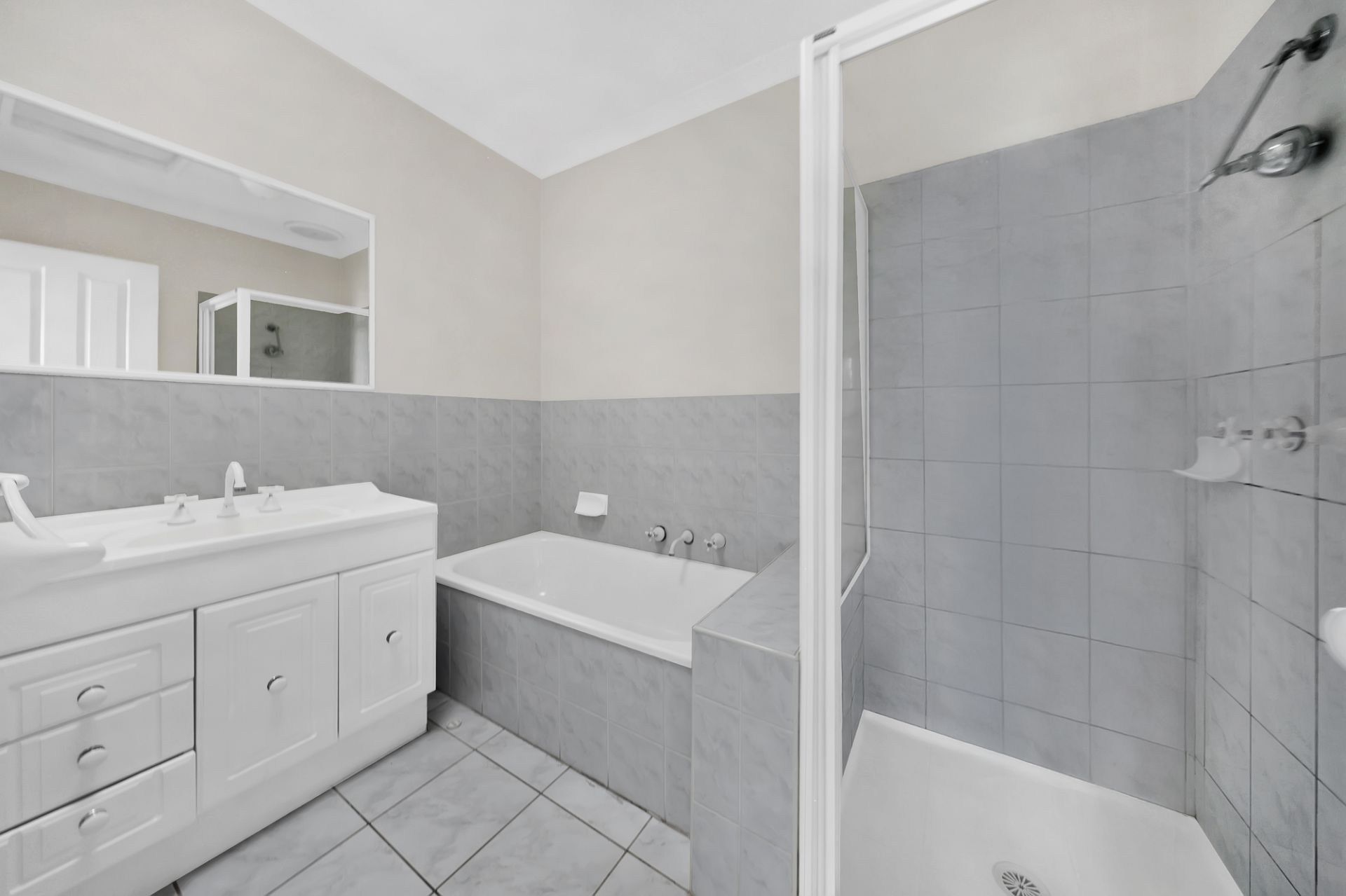 Modern Comfort & Convenience in Prime Reservoir Location