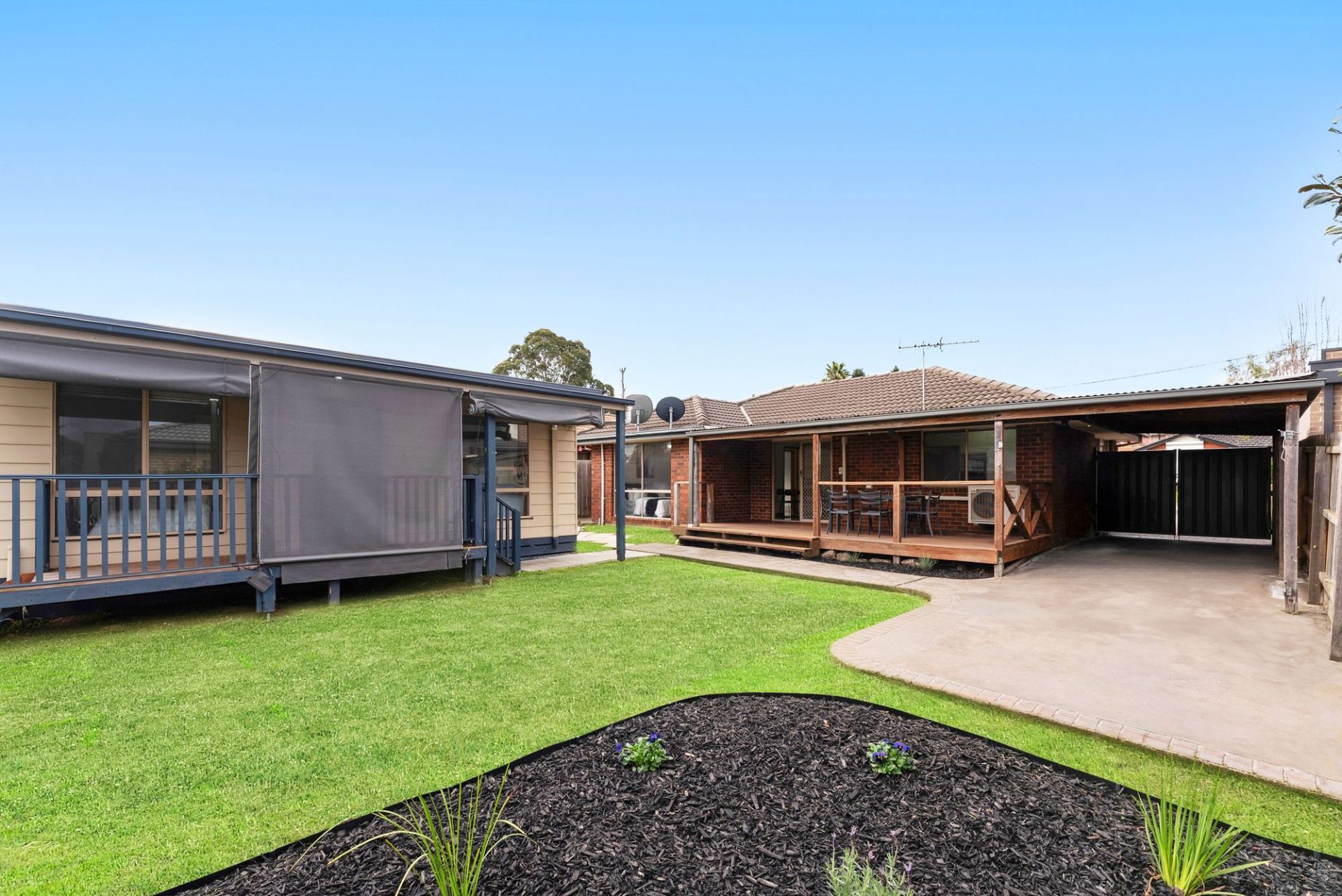 TWO HOMES. ONE TITLE. ENDLESS POSSIBILITIES.