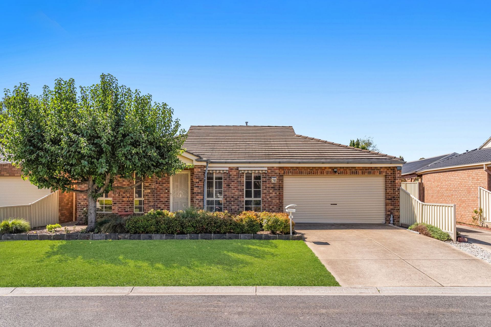 Big on Space, Low on Maintenance – The Perfect All-Rounder in Prime Mill Park!