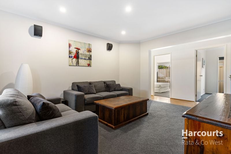 34 Blakeville Drive, Caroline Springs