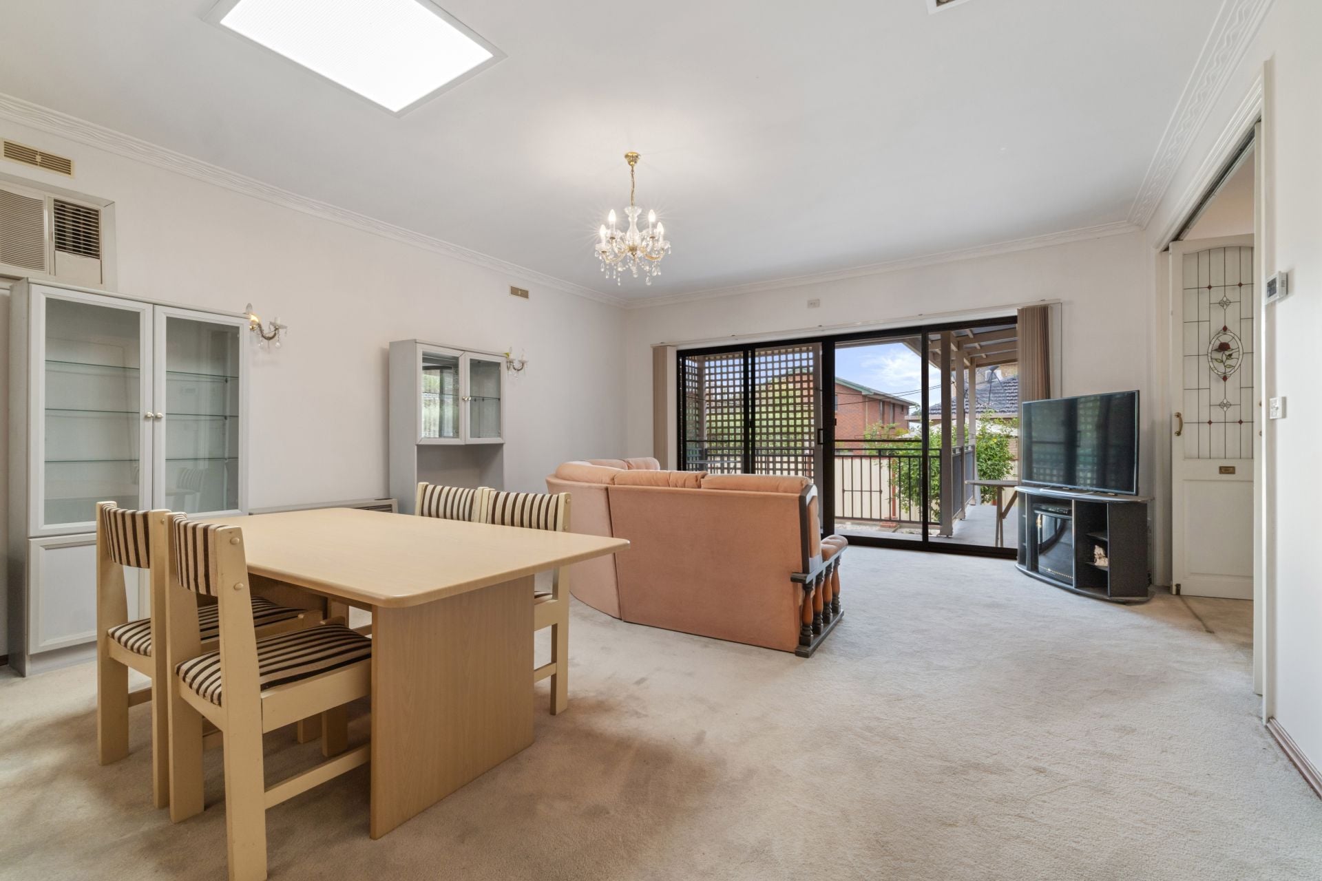 Space, Comfort & Versatility In A Prime Lalor Setting