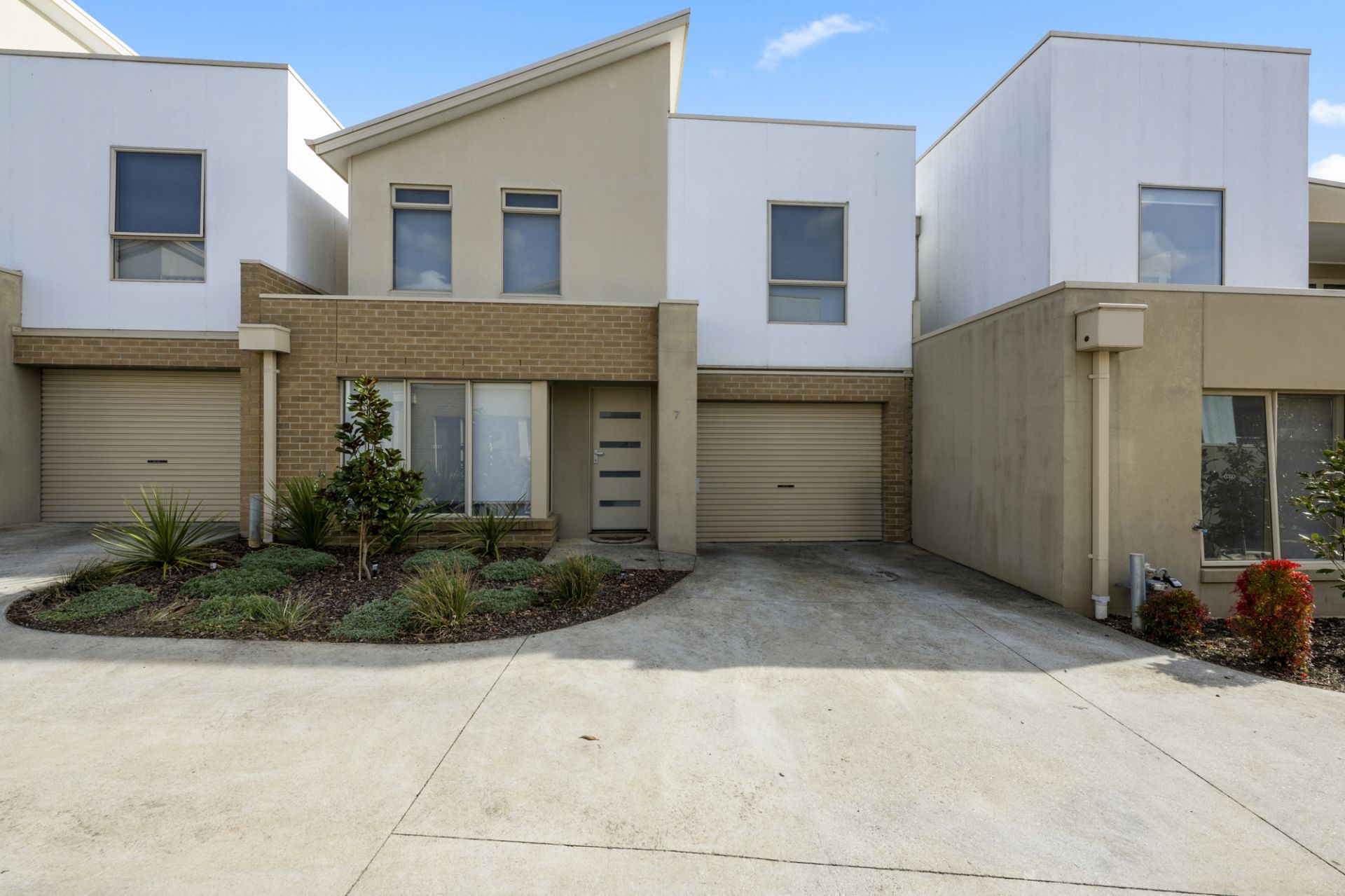 7/1015A Gregory Street, Lake Wendouree, Lake Wendouree - Thumbnail 2