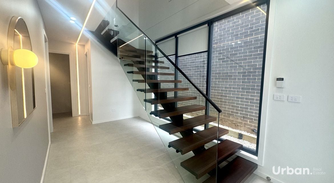 Austral 31 Hail Street
