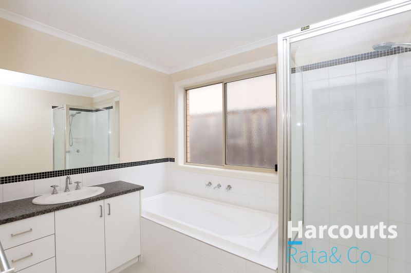 10 Friarbird Road, South Morang