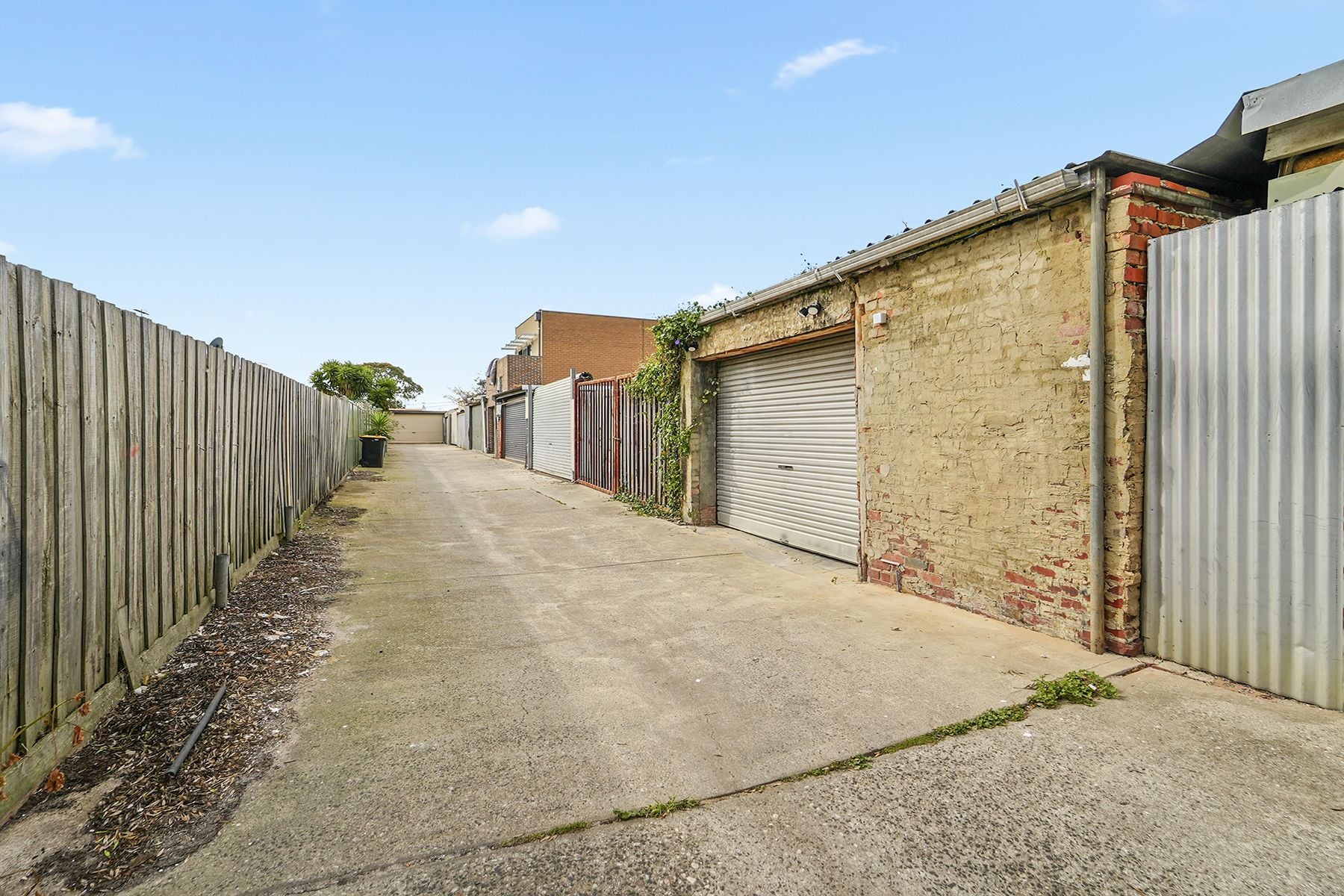 FOR SALE & LEASE | RETAIL PREMISES | 227 m² (approx.)