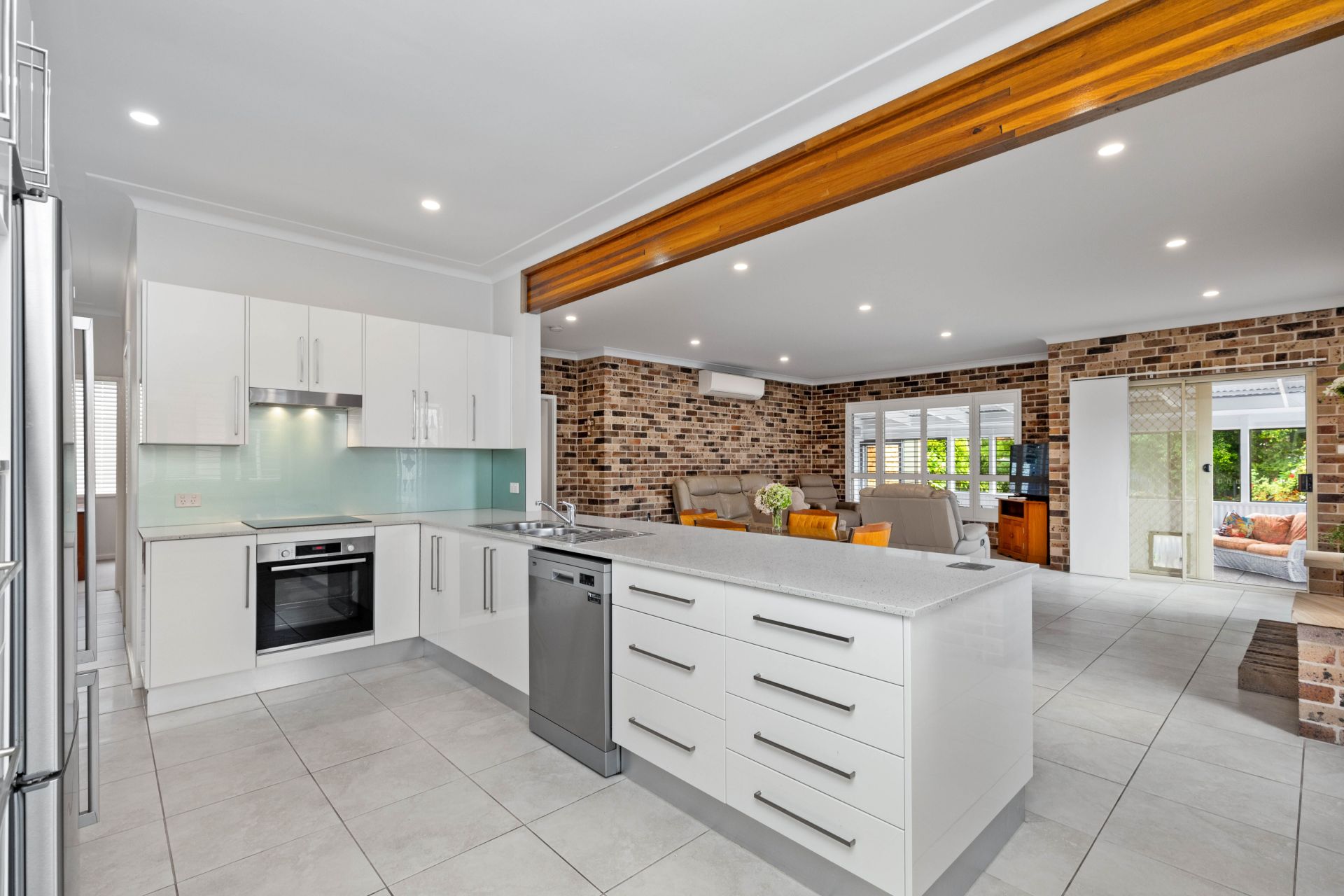 10 Oxley Street, Swansea, Swansea - Thumbnail 4