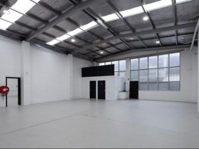 REFURBISHED FREESTANDING WAREHOUSE