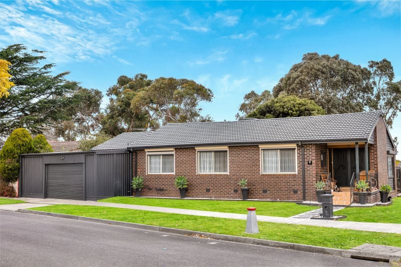 16 Savannah Crescent, Epping