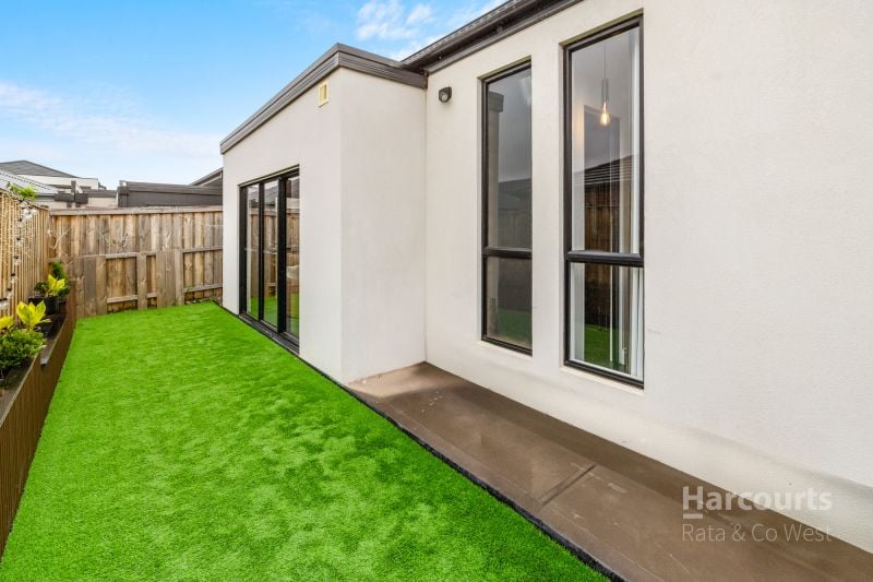 23 Shadow Street, Deanside