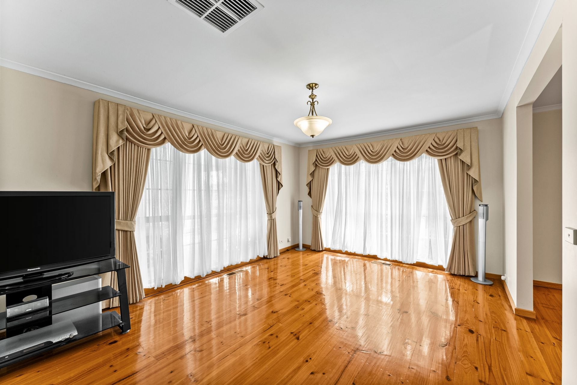 Comfortable, Convenient & Full of Potential in a Quiet Court