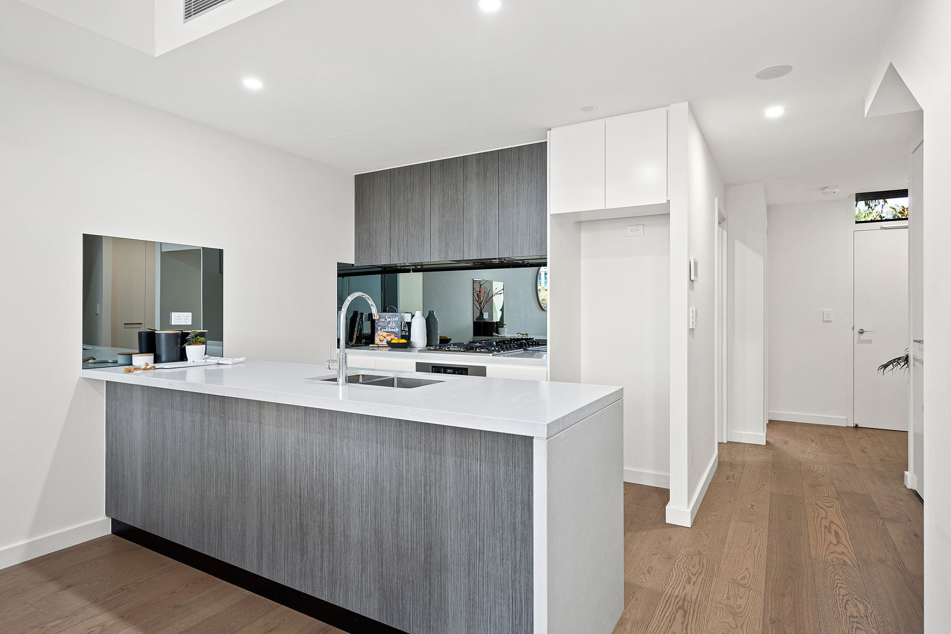 38 Garrigarrang Avenue Kogarah NSW, Kogarah - Thumbnail 2