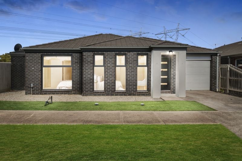 54 Cottage Boulevard, Epping