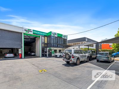 RARE OFFICE/WAREHOUSE IN TIGHTLY HELD WEST END PRECINCT