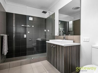 68 Mornington Crescent, Wandi