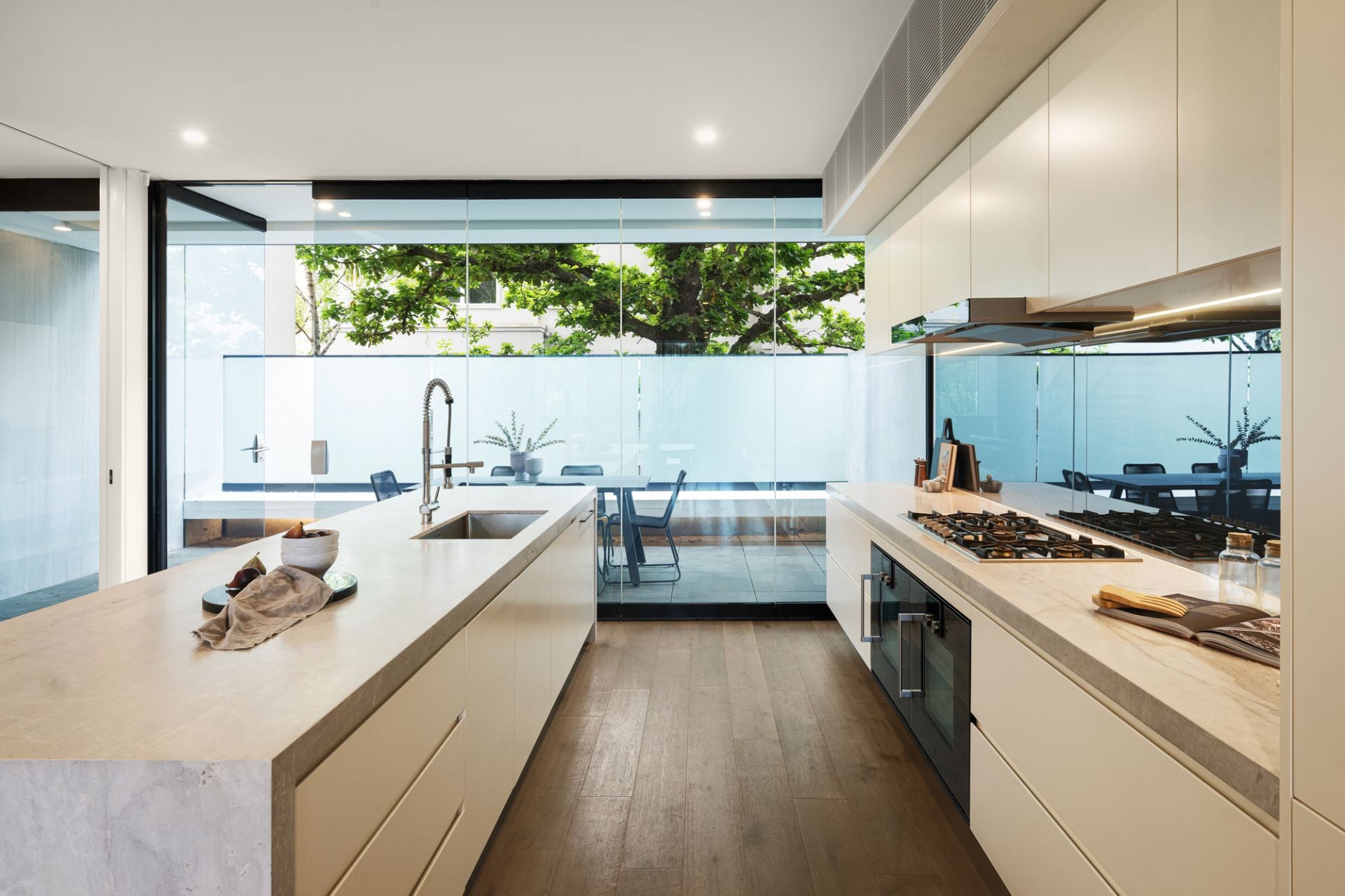 33 Lambert Road, Toorak, Toorak - Thumbnail 4