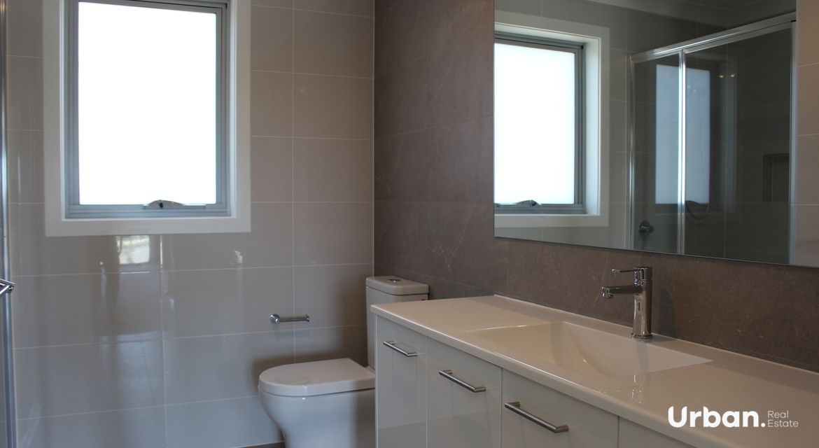 Moorebank 21 Hennessy Avenue