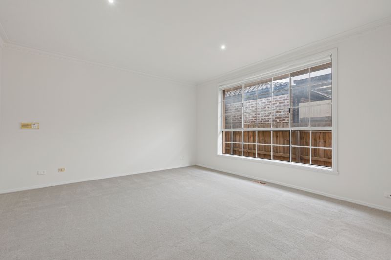 24 Barnard Court, Epping