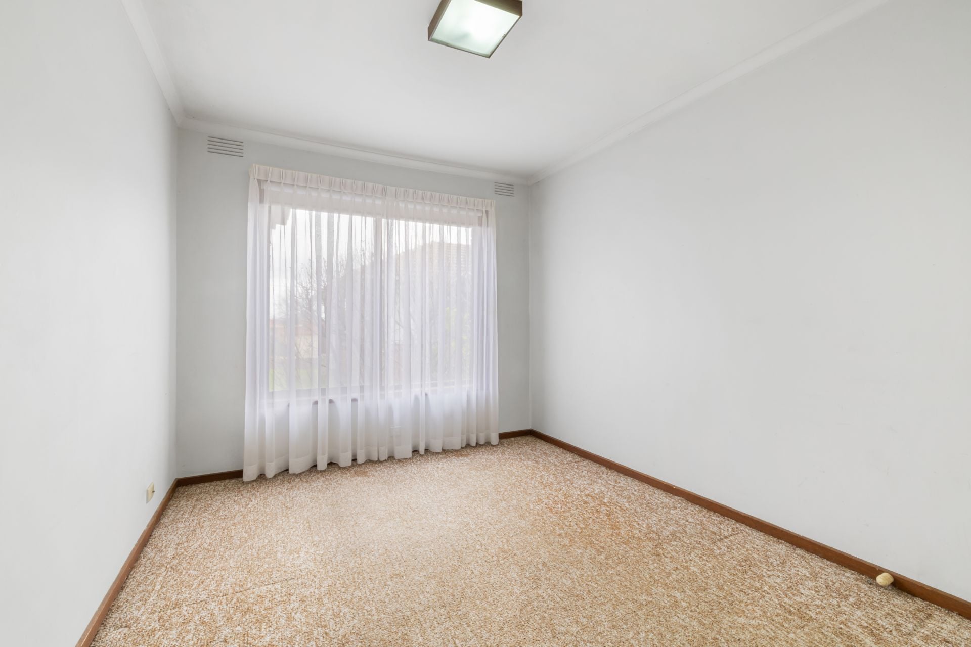 Stylish Single Level Living In A Prime Reservoir Location