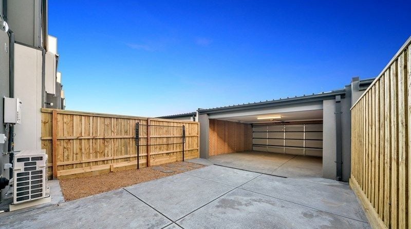 Modern 3-Bedroom Townhouse in a Convenient Location