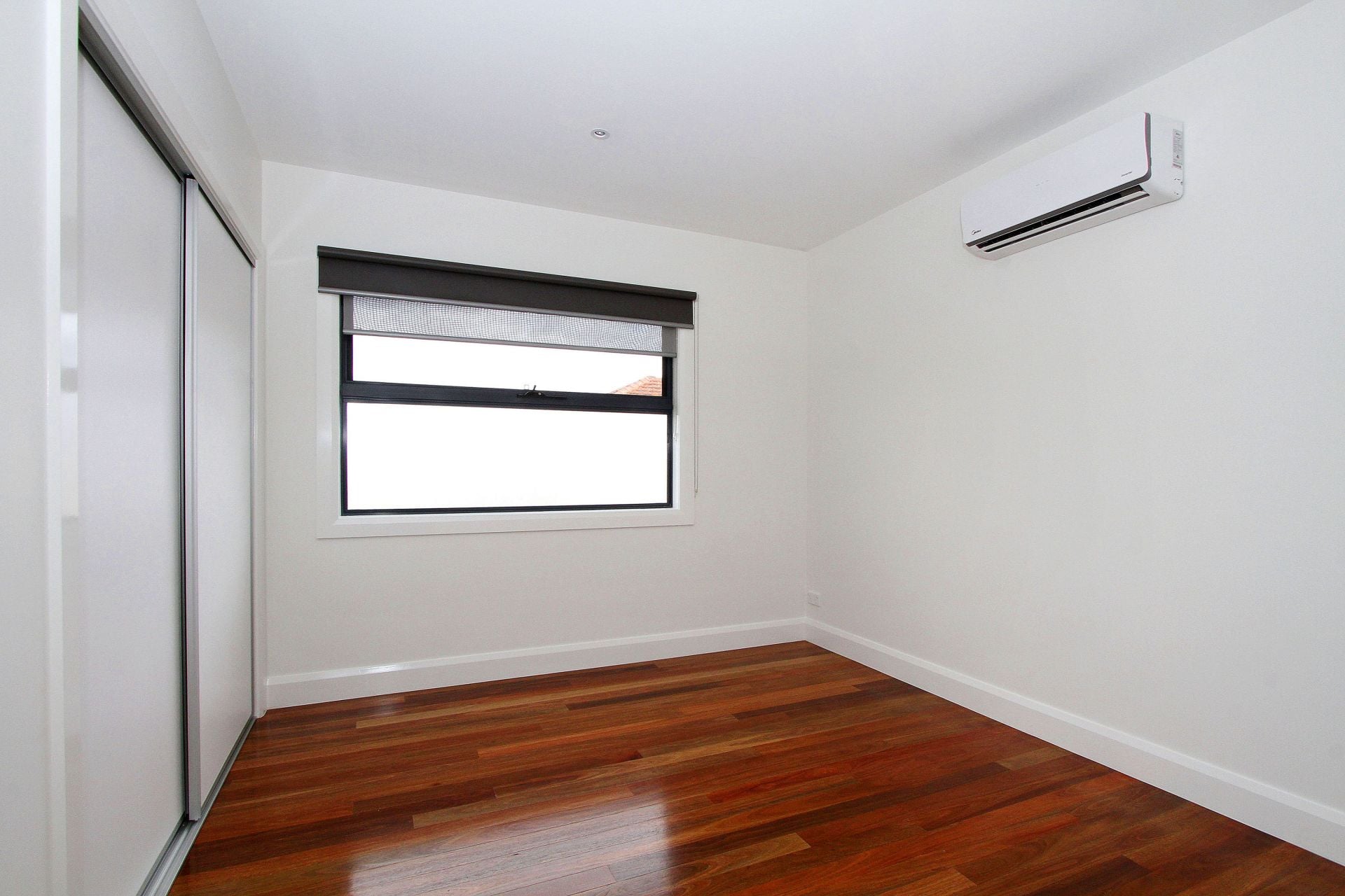 LUXURY TOWNHOUSE, IDEAL LOCATION