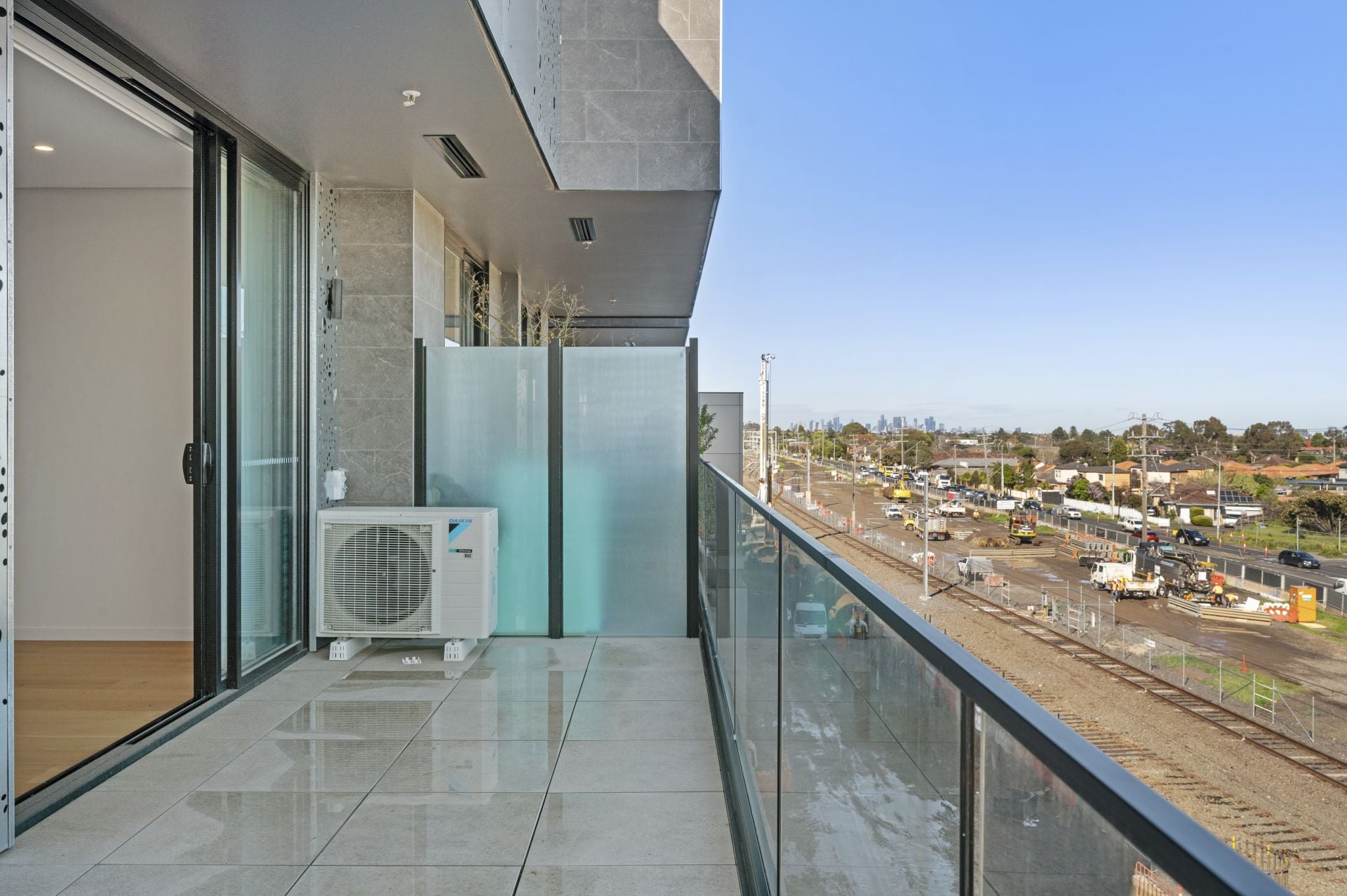 Modern apartment, convenient location!