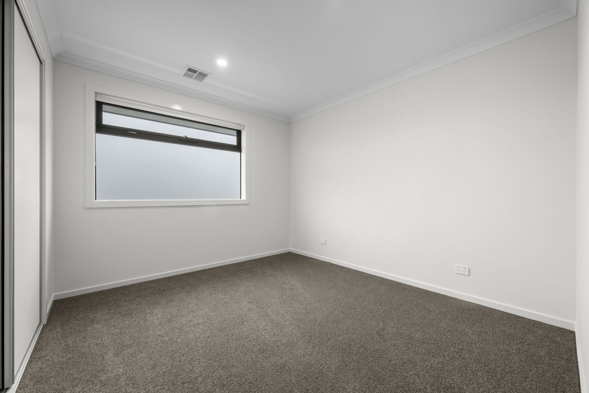 CONTEMPORARY COMFORT MEETS CONVENIENCE