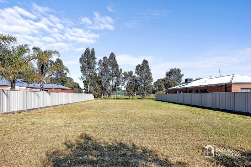 12 Market Garden Circuit Epsom VIC, Epsom - Thumbnail 4