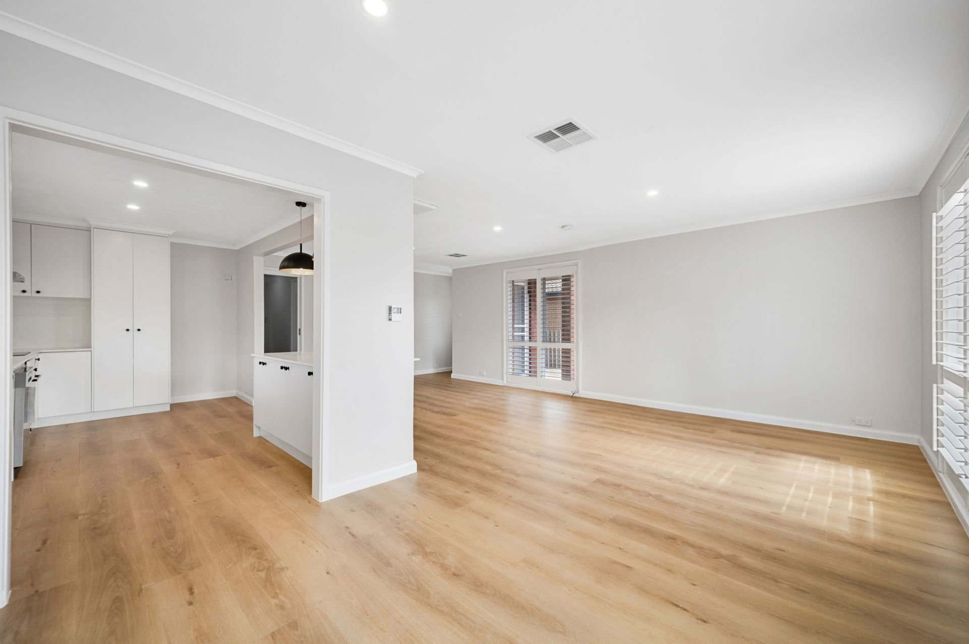 27 Ullamulla Crescent Queanbeyan NSW, Queanbeyan - Thumbnail 5