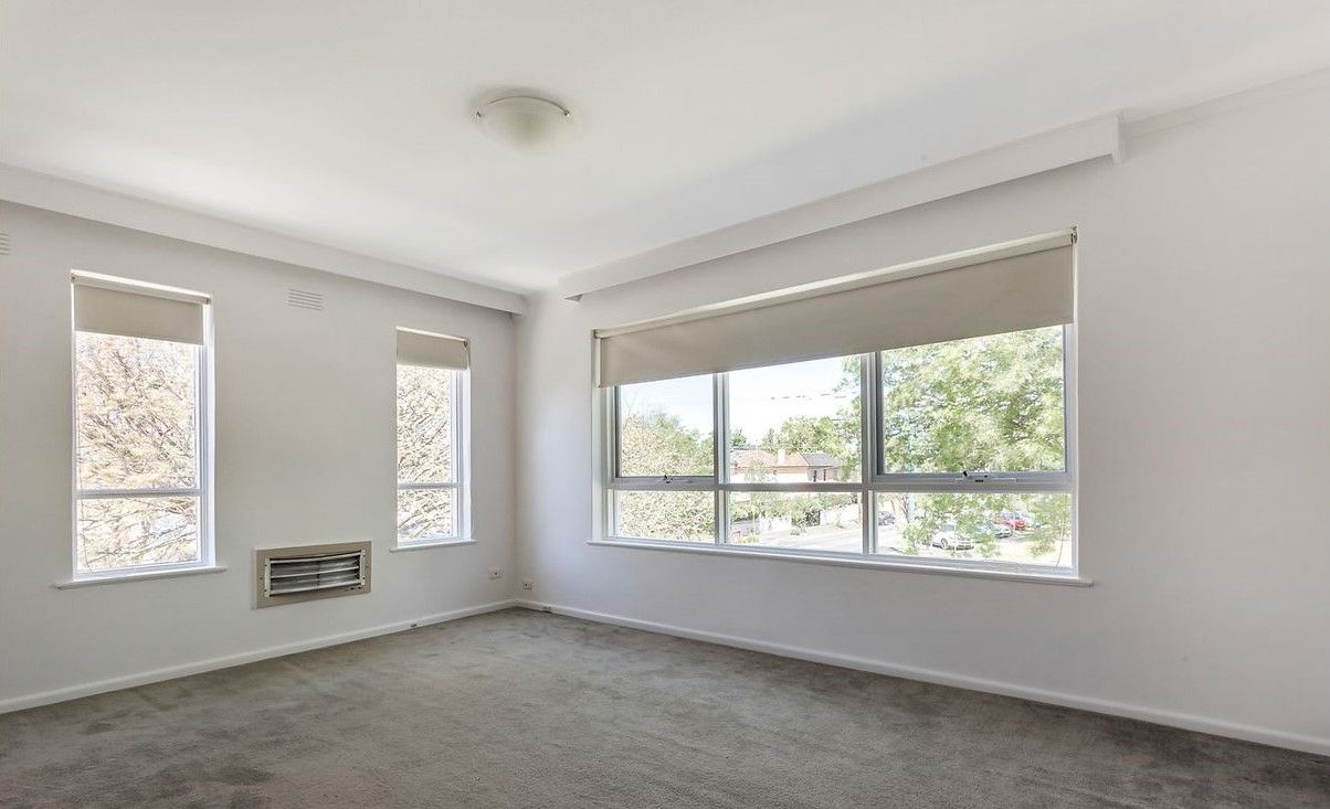 Spacious, light & bright