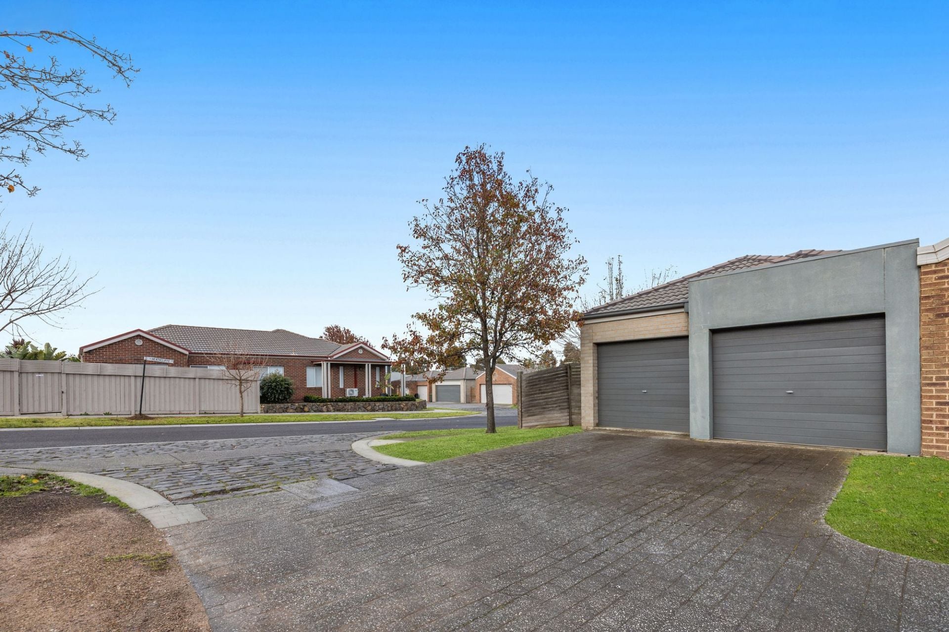 Cosy, Light-Filled Living in an Elevated Corner Position – Perfect First Home, Downsizer or Investment