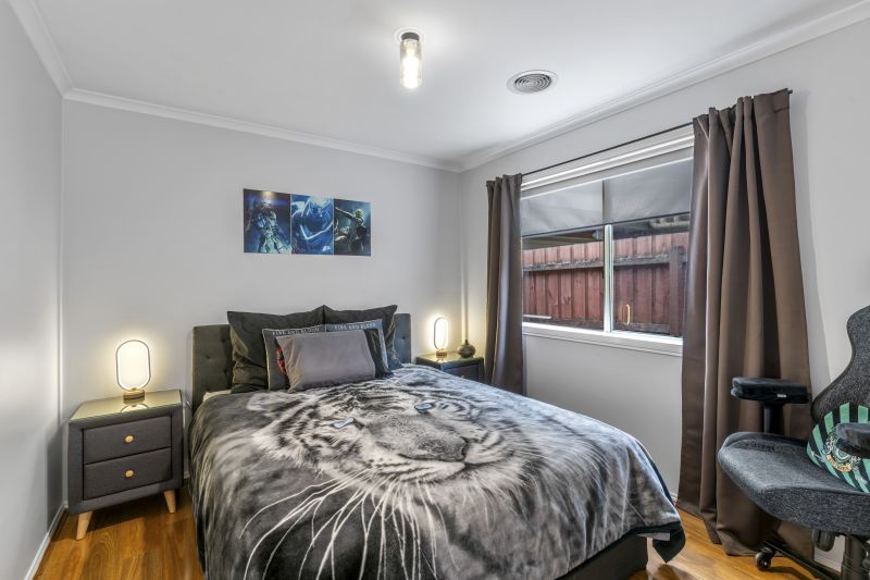 16 Middle Court, Thomastown