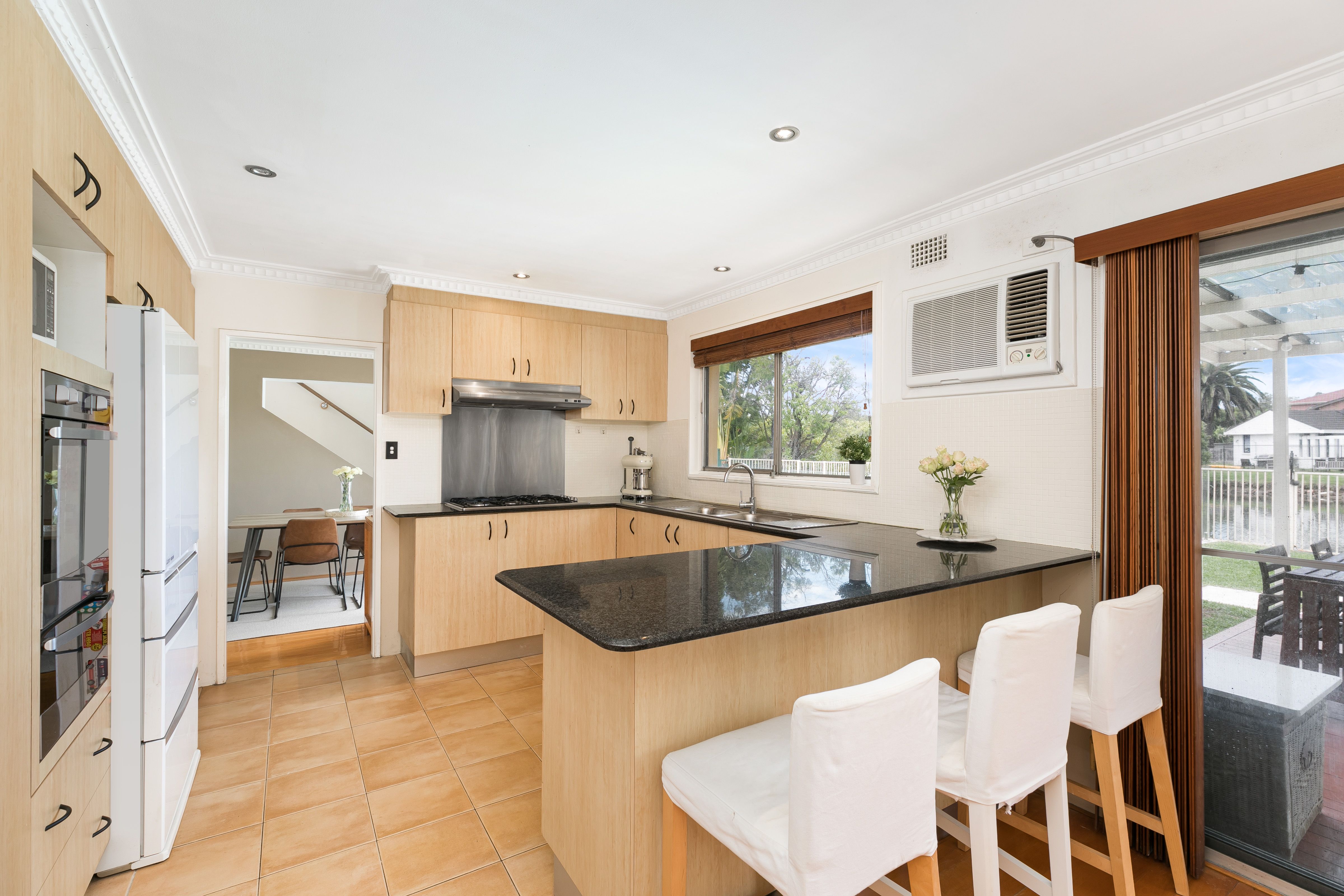 21 Wollondilly Place, SYLVANIA WATERS, Sylvania Waters - Thumbnail 5