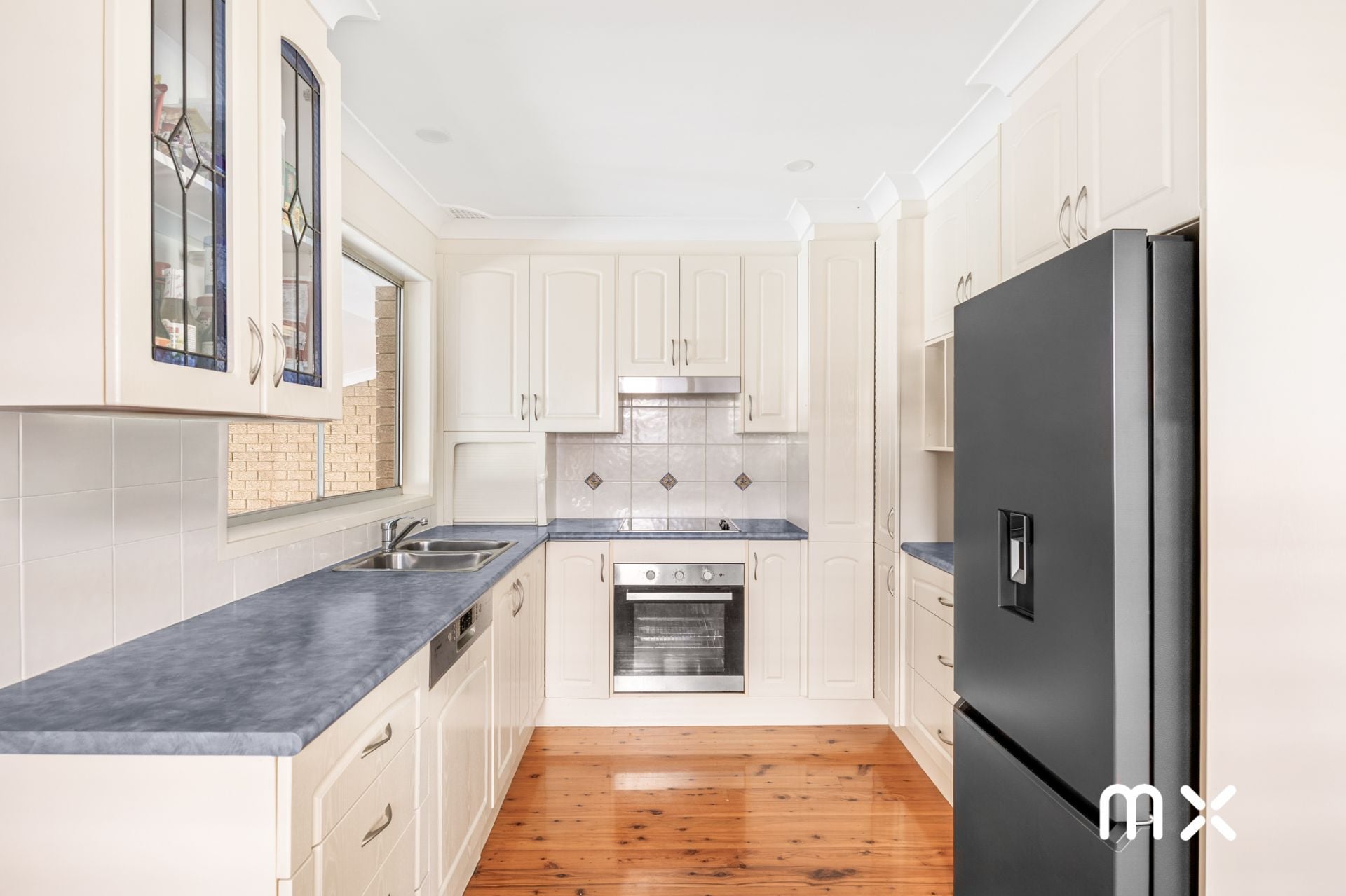 285 Farmborough Road, Farmborough Heights - Thumbnail 2