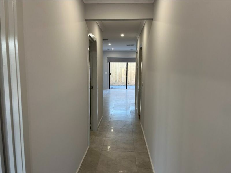 16 Kurnbrook Loop, Wollert