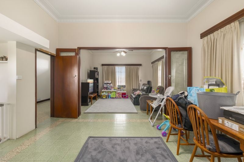 42 Broadhurst Avenue, Reservoir