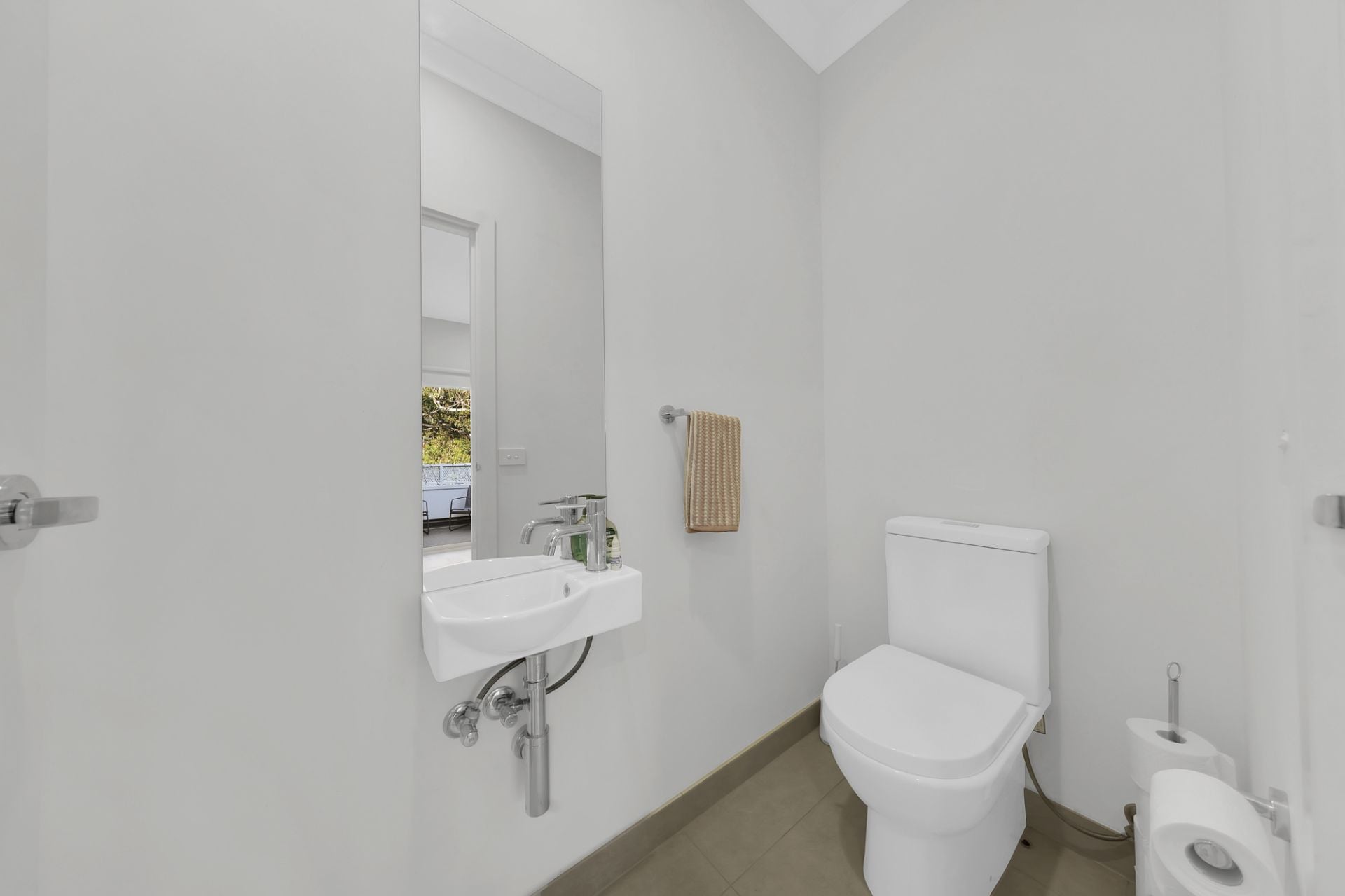 Modern 3-Level Townhouse in Prime South Morang Location