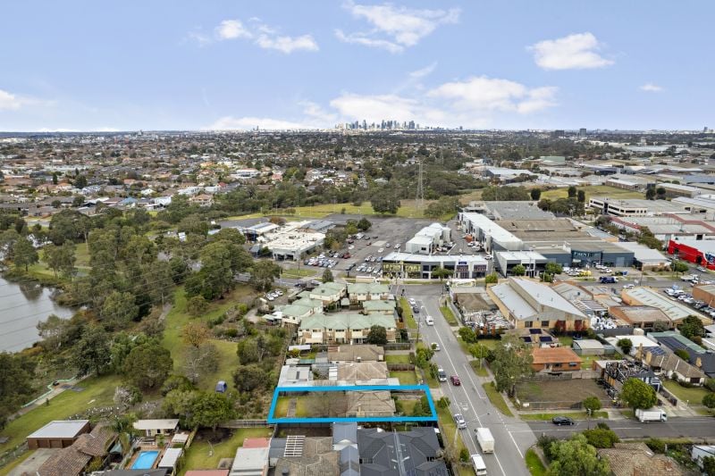 8 Banbury Road, Reservoir