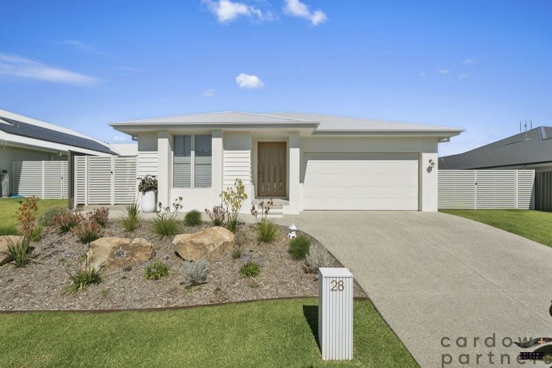 Immaculate 5-Bedroom Home in Sought-After Black Wattle Estate