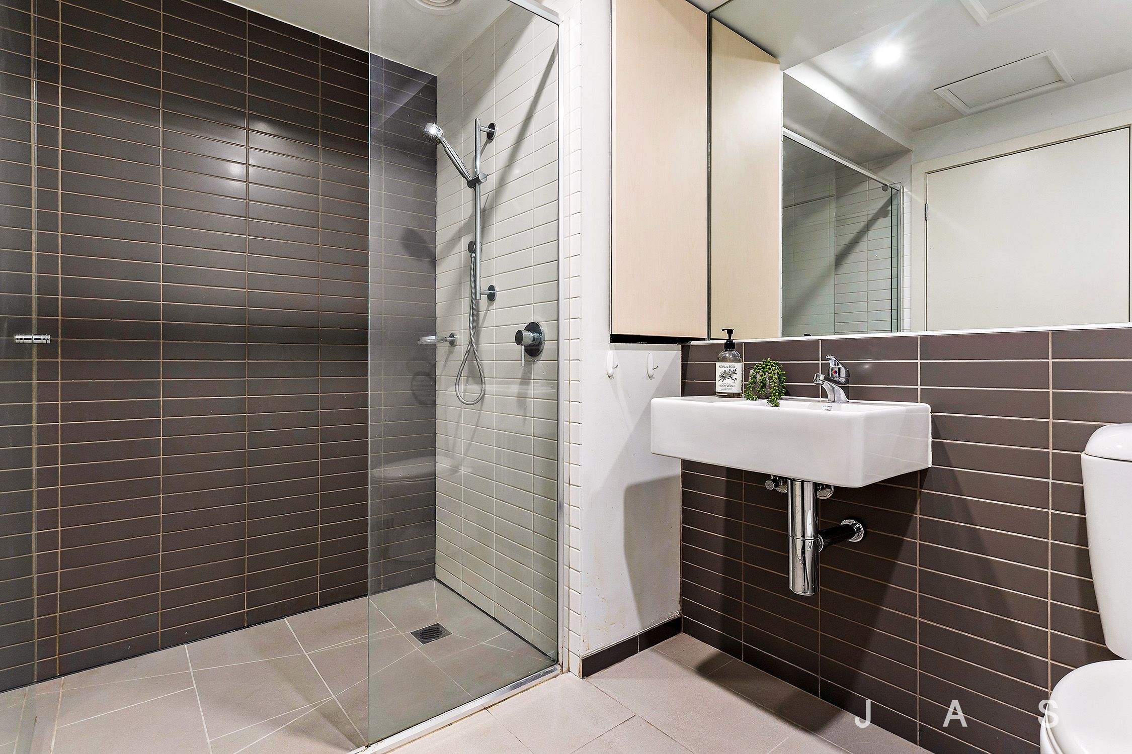 17 Newman Drive Footscray VIC, Footscray - Thumbnail 4