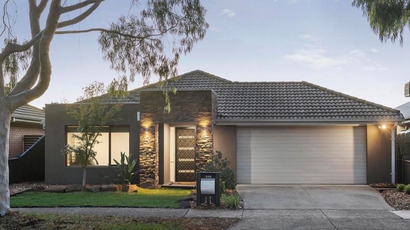 206 Flaxen Hills Road, Doreen